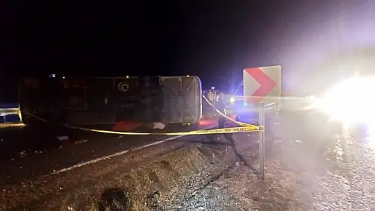 Deprem bölgesinden dönerken kaza yaptılar: Ölü ve yaralılar var