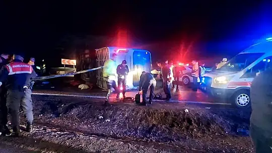 Deprem bölgesinden dönerken kaza yaptılar: Ölü ve yaralılar var