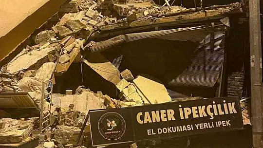 Depremde kurtardığı ürünlerile işine devam ediyor