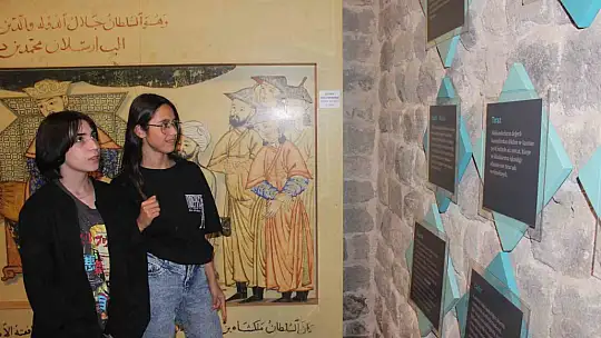 Depremzede öğrenciler Kayseri turu yaptı