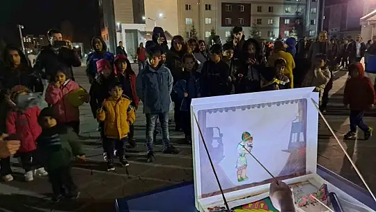 Depremzedeler için 'Ramazan Sokağı' açıldı