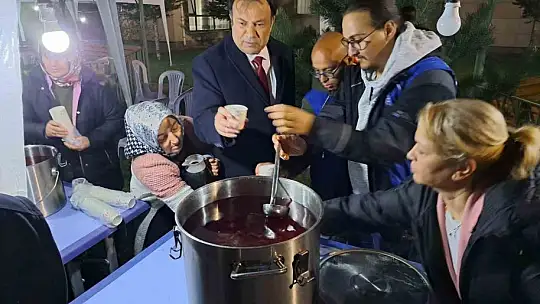 Depremzedeler için 'Ramazan Sokağı' açıldı