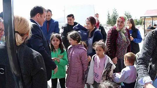 Gençlik ve Spor İl Müdürü Ali İhsan Kabakcı, depremzedeleri ziyaret etti