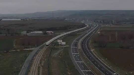 Depremzedelere giden yaşam konteynerleri Kayseri'den geçti