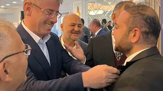 DEVA Partisi'nden 3 isim AK Parti'ye Katıldı