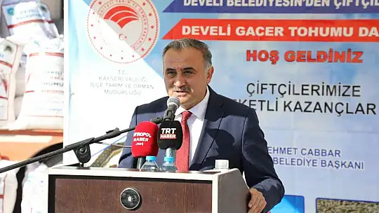 Develi Belediyesi'nden çiftçilere gacer tohumu desteği