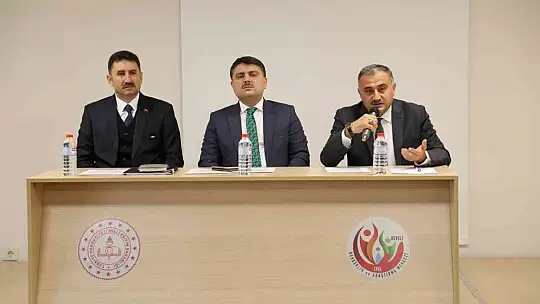 Develi'de Akademik Başarı ve Gelişim Projesi değerlendirme toplantısı yapıldı