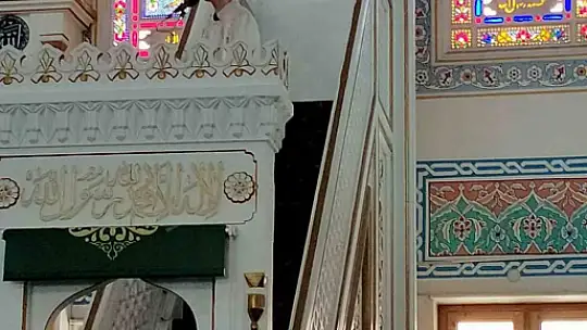 Develi'de 19 Mayıs'ta cuma namazını gençler kıldırdı