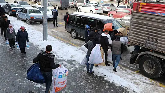 Depremzedeler için 4 yardım kafilesi daha yola çıktı