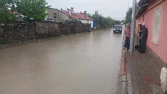 Develi ve Tomarza'da sel