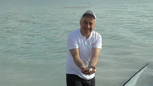 2 milyon yavru sularla buluşturuldu