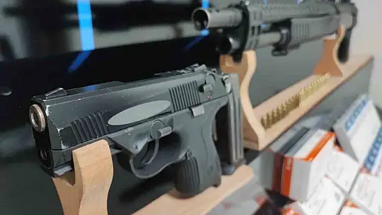 Dolandırıcılık operasyonunda 13 bin 887 uyuşturucu etkili ilaç ele geçirildi