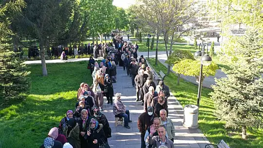 Mimarsinan Parkı'nda uzun kuyruk! Sabah erken saatlerde başladı