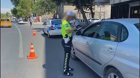 Yayalara yol vermeyen araçlara para cezası...