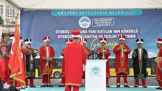 Büyükkılıç, 12 yeni otobüsü tanıttı