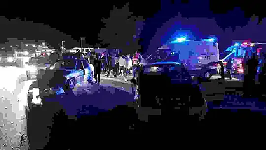 Düğün dönüşü kaza: 1'i ağır 9 yaralı