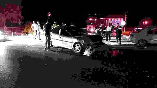 Düğün dönüşü kaza: 1'i ağır 9 yaralı