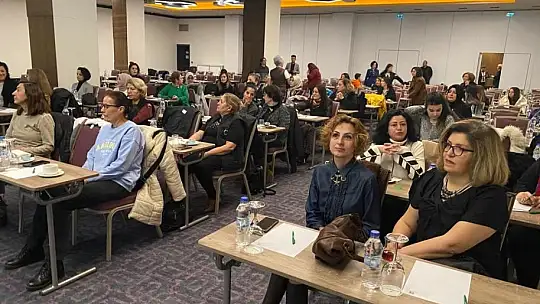 Dünya Kanser Günü'nde kadınlara erken tanının önemi anlatıldı