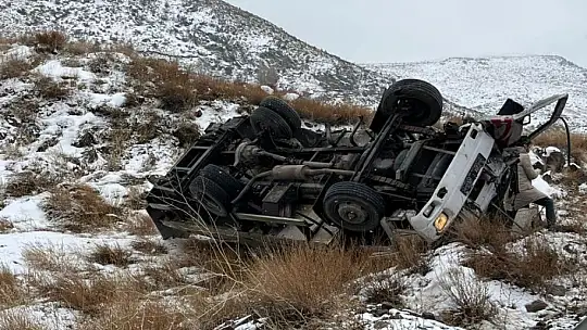 Erciyes yolunda trafik kazası araç hurdaya döndü: 1 ağır yaralı