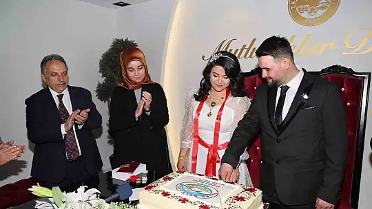 Elbistan'da tanışıp Talas'ta evlendiler