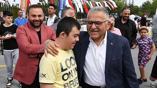 Engelliler Günü'ne özel Orhan Hakalmaz konseri