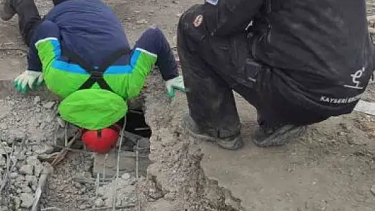 Erciyes A.Ş.  ekibi ile deprem bölgesinde