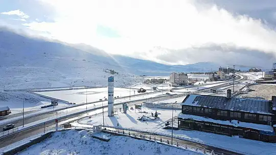 Erciyes beyaza büründü