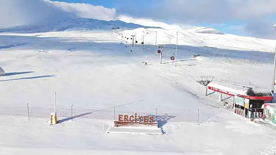 Erciyes beyaza büründü