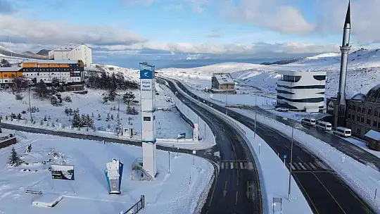 Erciyes beyaza büründü