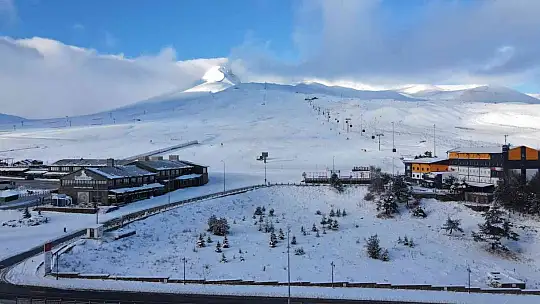 Erciyes beyaza büründü