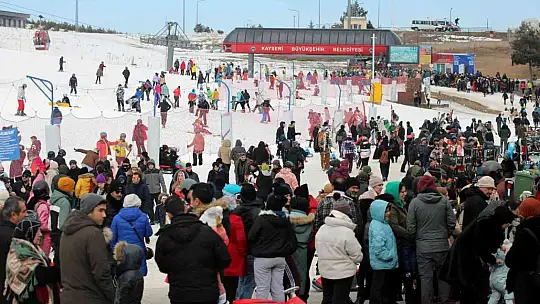 Erciyes'e turist akını