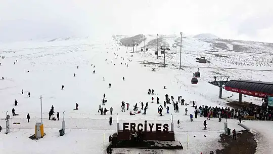 Erciyes'e turist akını