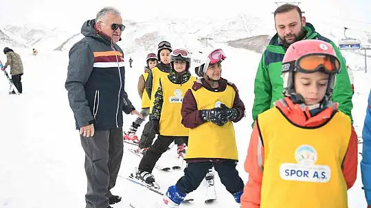 7'den 70'e herkes kayak öğreniyor