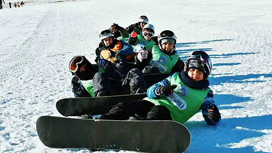 7'den 70'e herkes kayak öğreniyor