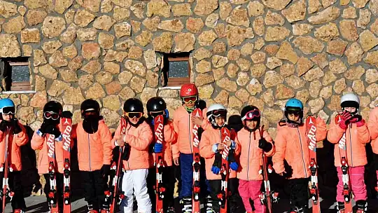 7'den 70'e herkes kayak öğreniyor