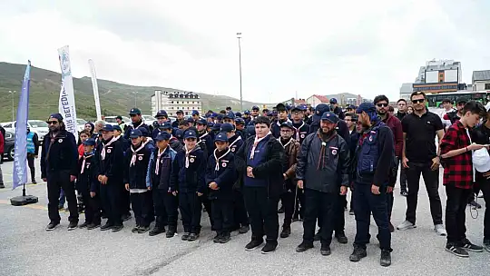 Erciyes'te tonlarca çöp toplandı