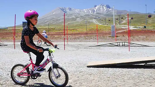 Erciyes'te çoçuklar için hizmet