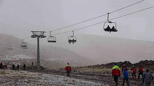 Erciyes'te gerçeğini aratmayan tatbikat: Teleferikte mahsur kalanlar kurtarıldı