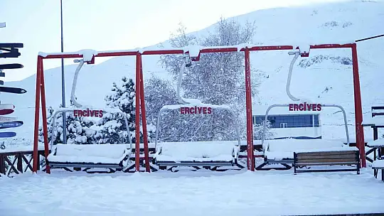 Erciyes'te kar kalınlığı 40 santimi buldu