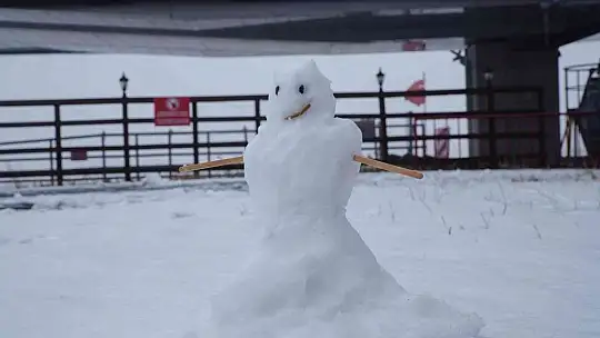 Erciyes'te ilk kardan adam yapıldı