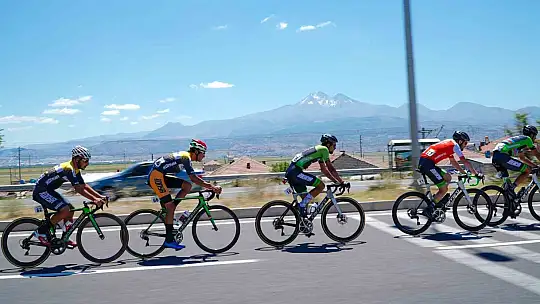 Erciyes uluslararası yol bisiklet yarışları hız kesmeden devam ediyor