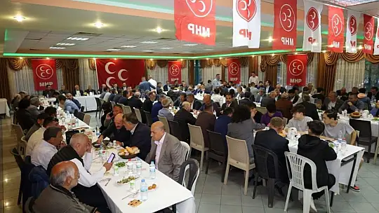 Baki Ersoy'dan muhtarlarla yemekte buluştu