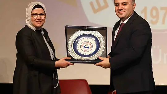 Millî Mücadele'den Bugüne Dış Politika' konferansı ERÜ'de düzenlendi