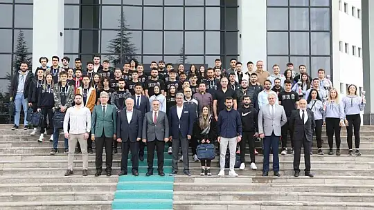 ERÜ'de başarılı sporcular ödüllendirildi