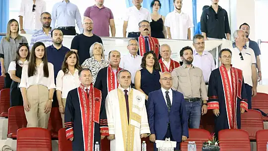 ERÜ Edebiyat Fakültesi bu yıl 542 mezun verdi