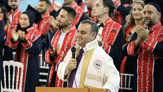 ERÜ Edebiyat Fakültesi bu yıl 542 mezun verdi