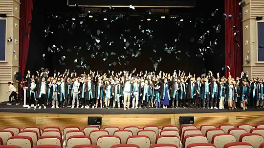 ERÜ Havacılık'ta mezuniyet sevinci!