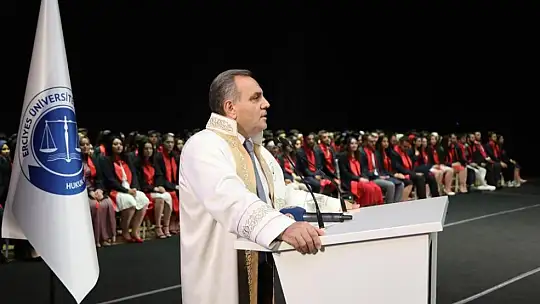 ERÜ Hukuk Fakültesi 16. dönem mezunlarını verdi