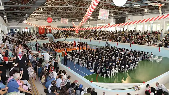 ERÜ Mühendislik Fakültesi'nde 800 öğrenci mezun oldu