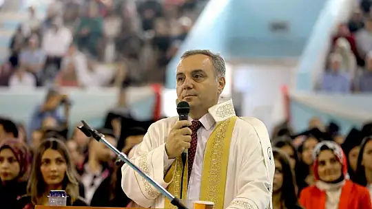 ERÜ Mühendislik Fakültesi'nde 800 öğrenci mezun oldu